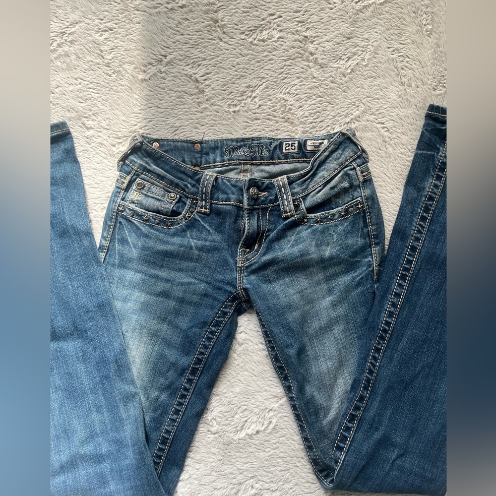 Miss Me jeans, dark wash with star studded details
